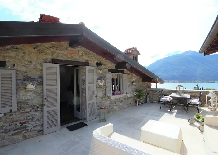 L'antico Borgo Кремия